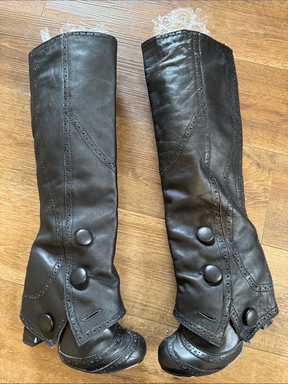 Irregular Choice black Spit Spot button boots size 9.5